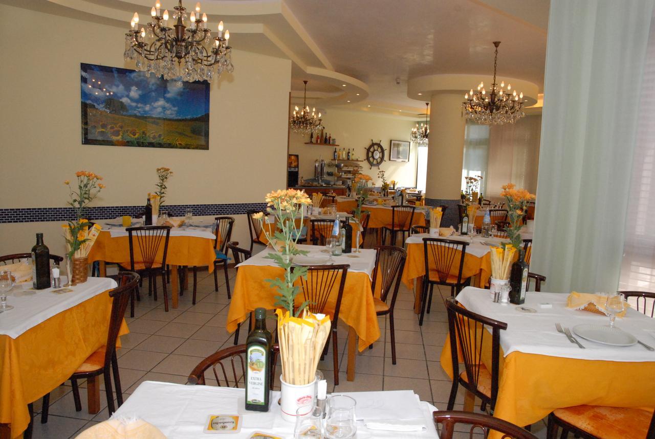 Hotel La Falena Червия Экстерьер фото