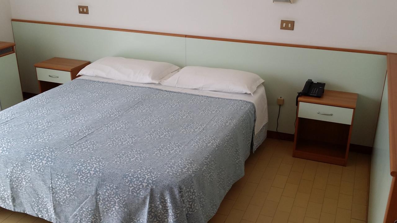 Hotel La Falena Червия Экстерьер фото