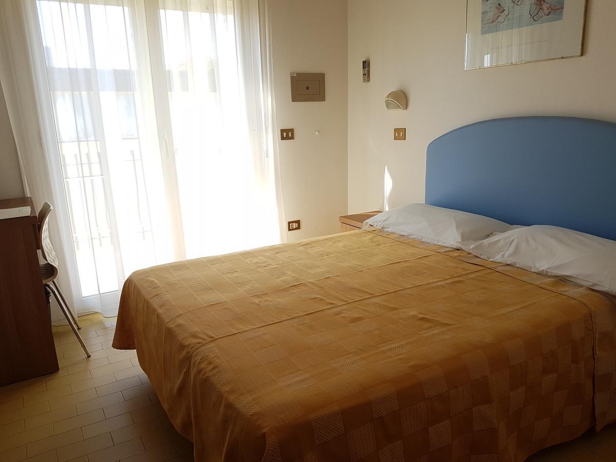 Hotel La Falena Червия Экстерьер фото